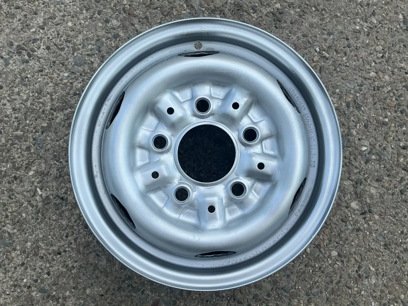 plechový disk Mercedes-Benz 14"  5x140  5.5J  ET65  střed 85.1 mm