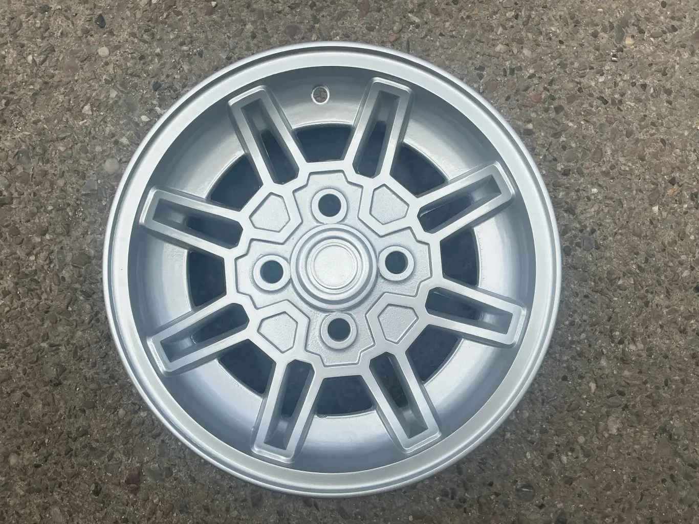 alu kola Ford 13