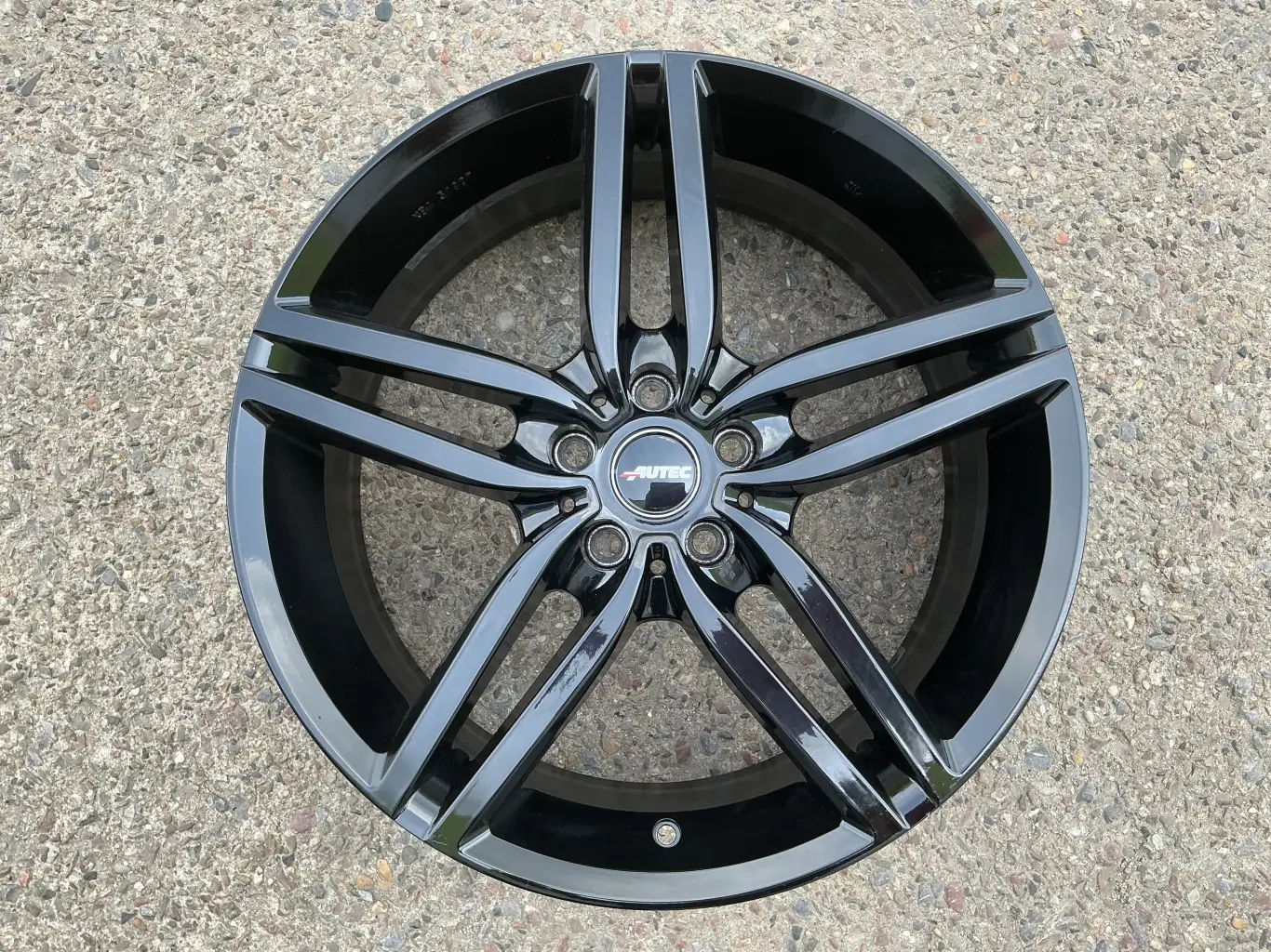 alu kola Autec 19