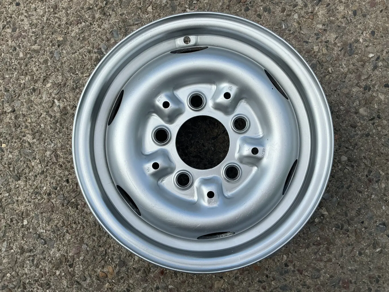 plechové disky Mercedes-Benz 14” 5x130 5J ET51.5 střed 84.1 mm