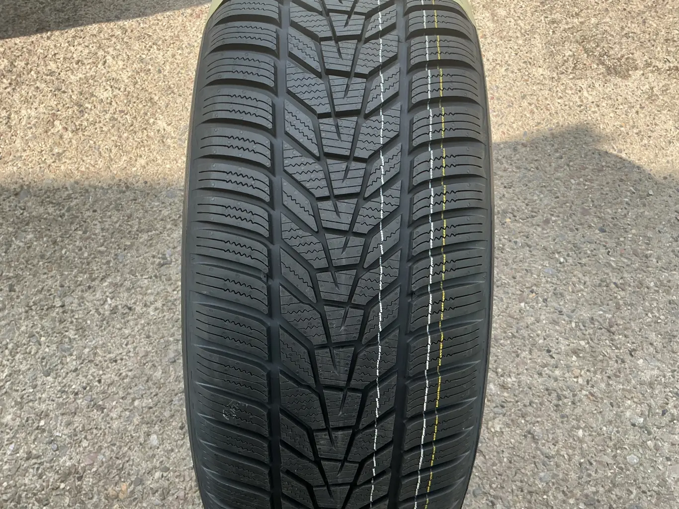 225/60/18  104H  Hankook Winter i*cept Evo 3 *, zimní
