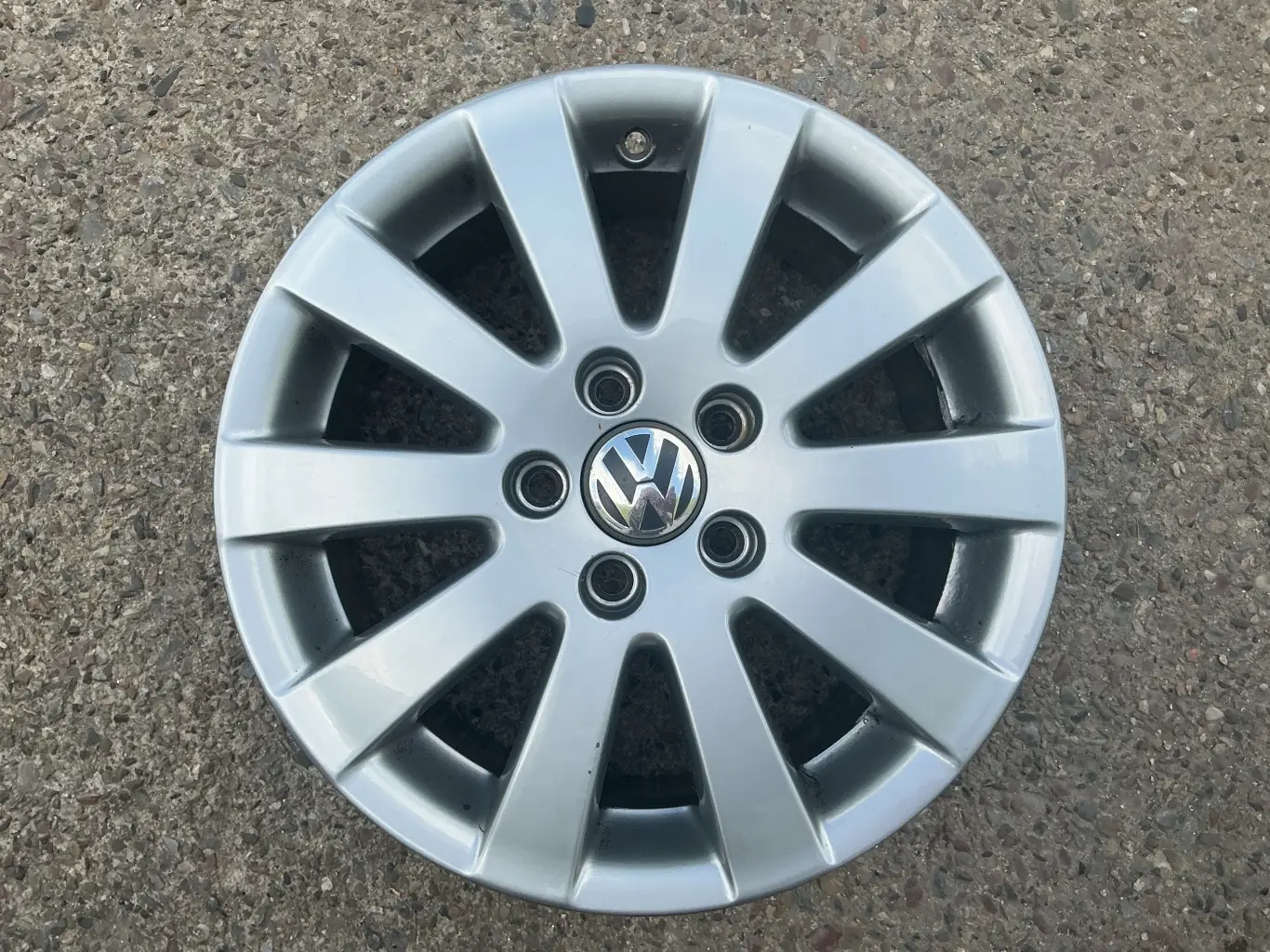 alu kola Volkswagen 16