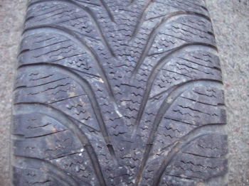 195/60/15 88T Goodyear UltraGrip 6, použitý zimní kus