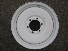 plechový disk Nissan 16