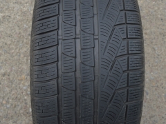 255/40/18  95H  Pirelli SottoZero Winter 210 serie II  RFT, použitý zimní pár