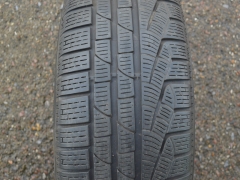 225/45/18  91H  Pirelli SottoZero Winter 210 serie II RFT, použitá zimní sada