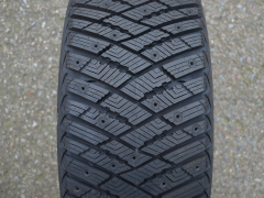225/50/17 98T XL Goodyear UltraGrip Ice Arctic, zimní