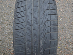 275/35/19 100V XL Pirelli SottoZero Winter 240 serie II RFT, použitý zimní pár
