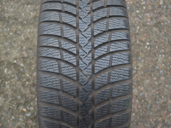 215/45/17 91V XL Kumho KW23 Ízen, použitý zimní kus