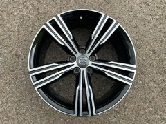 alu kolo Volvo 19