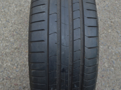 225/40/19 93Y XL Pirelli P-Zero PZ4 * RFT, použitý letní kus