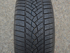 225/45/17  94H  Goodyear Ultra Grip Performance Gen-1, použitá zimní sada
