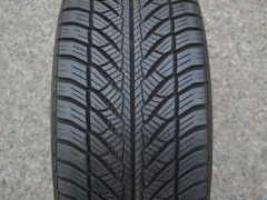 245/45/18 100V XL Goodyear UltraGrip 8 Perfromance * MOE  RFT, použitý zimní pár