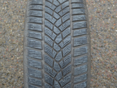 215/60/16  99H  Goodyear Ultra Grip Performance +, použitá zimní sada