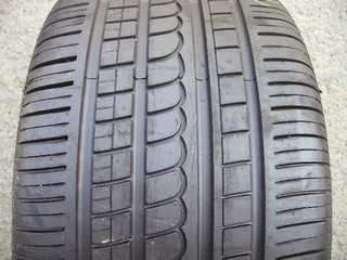 295/35/18 99Y Pirelli PZero Rosso, letní