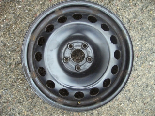 plechový disk Audi 16