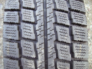 145/70/12  69Q  Hankook IceBear W604,  použitý zimní pár