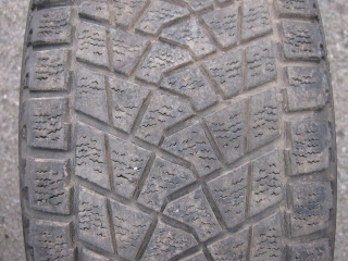 235/60/16 100Q Bridgestone Blizzak DM-Z3, použitý zimní kus