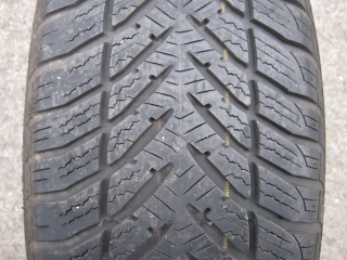 195/55/16 87H Goodyear Eagle UltraGrip RFT, použitý zimní pár