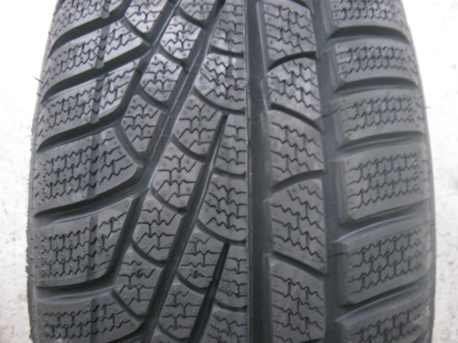 225/50/17 94W Pirelli Sottozero Winter 210  RFT, zimní