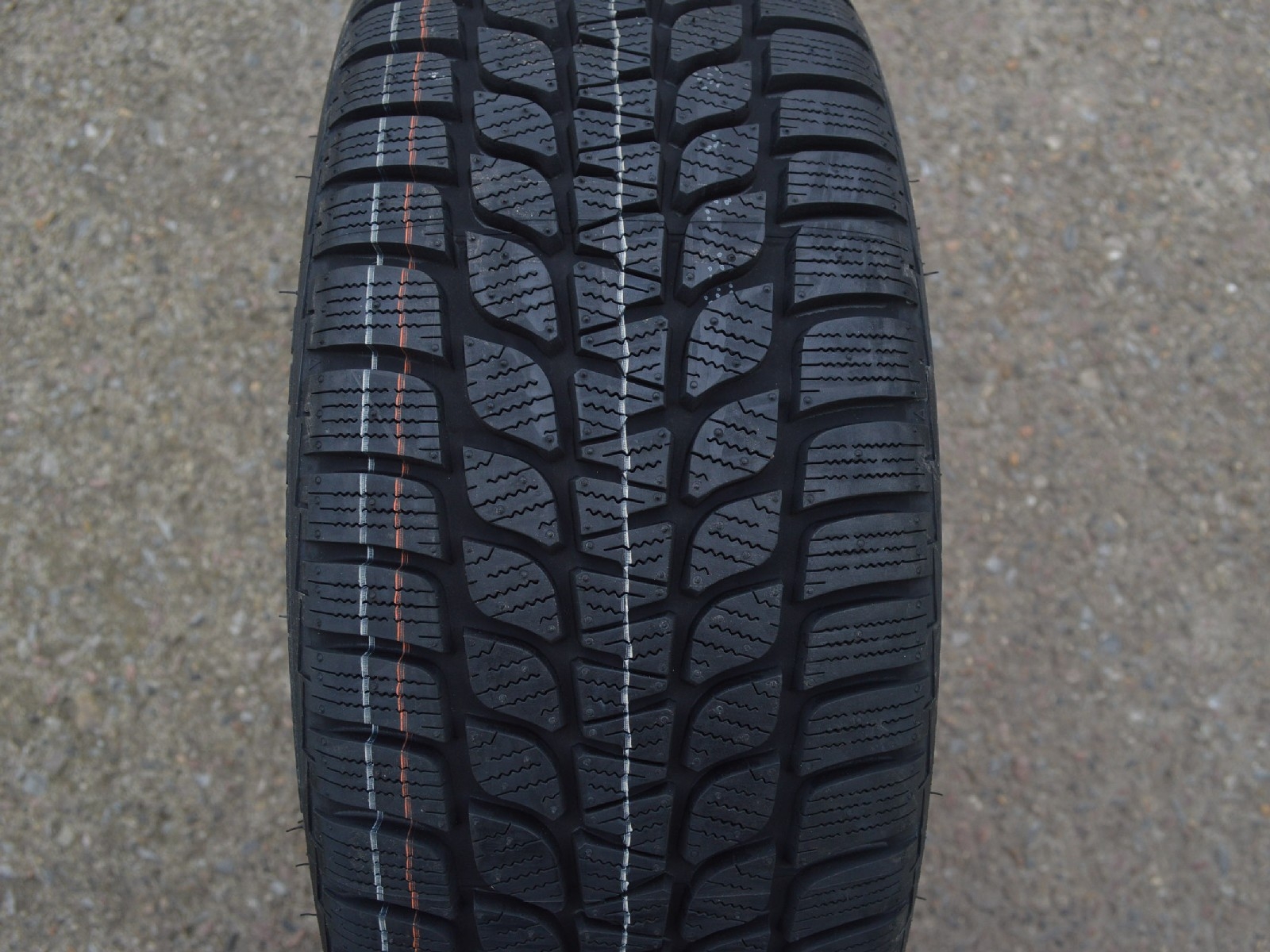 245/45/18 96V Bridgestone Blizzak LM-25 RFT, zimní