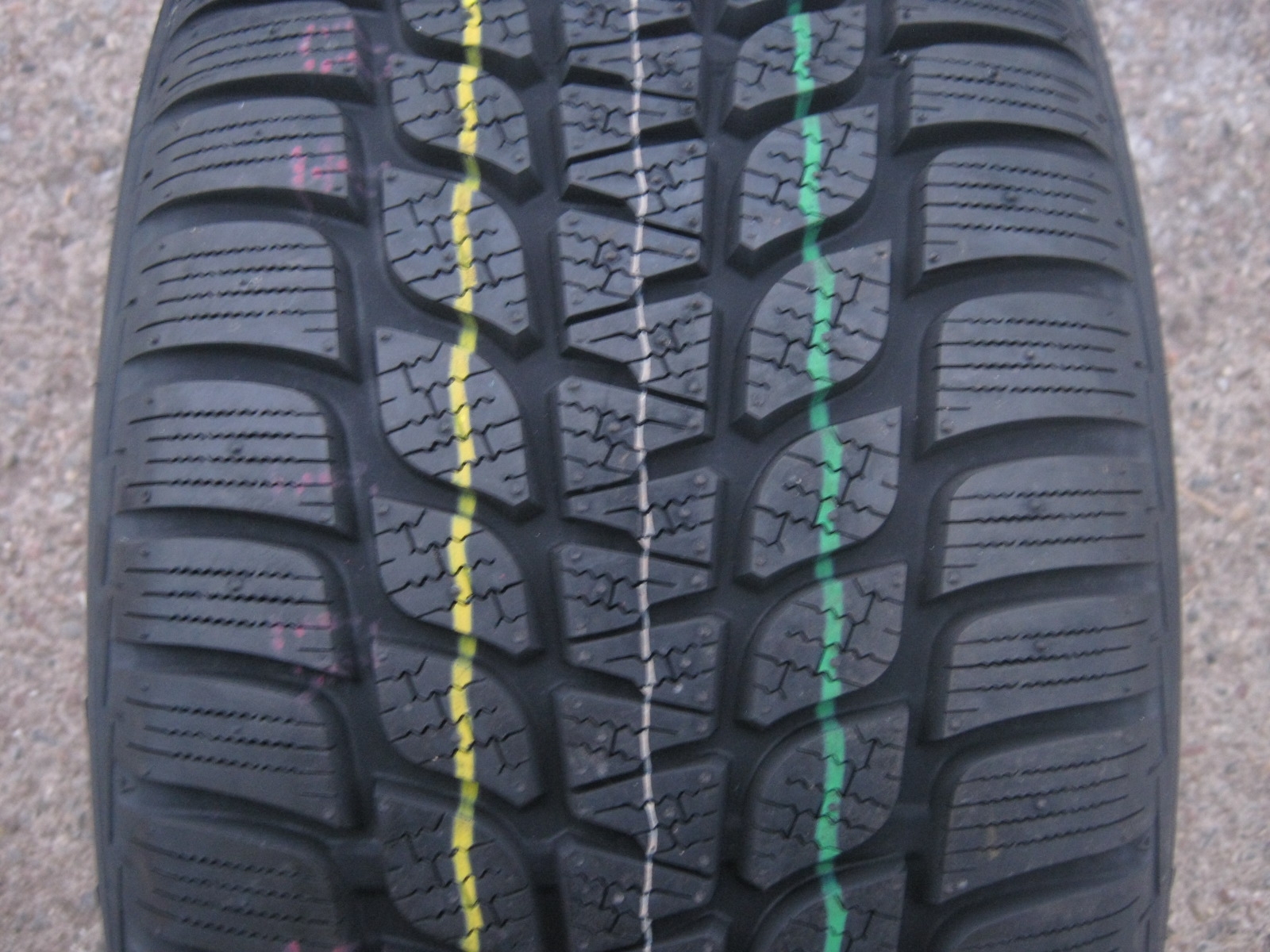 245/50/17 99H Bridgestone Blizzak LM-25 RFT-RSC, zimní