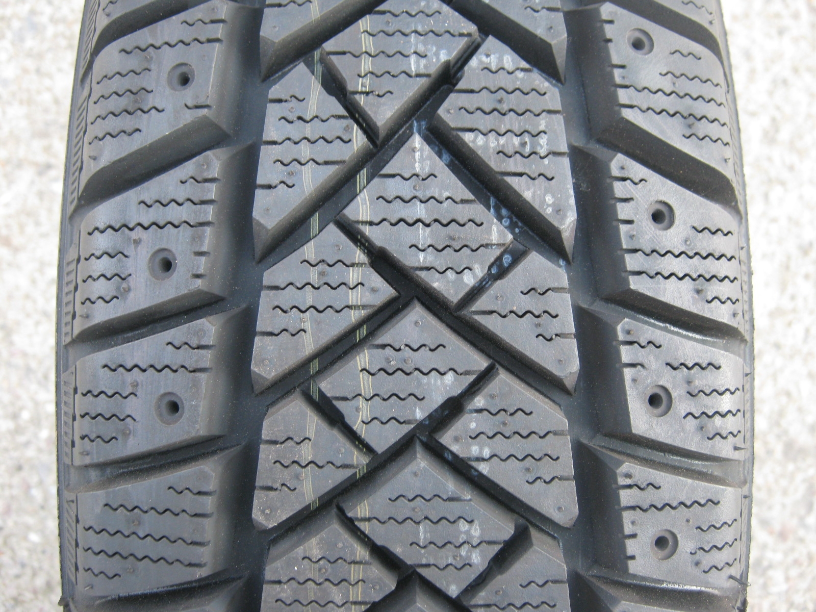 195/75/16C 107/105R Dunlop SP LT60-8, zimní