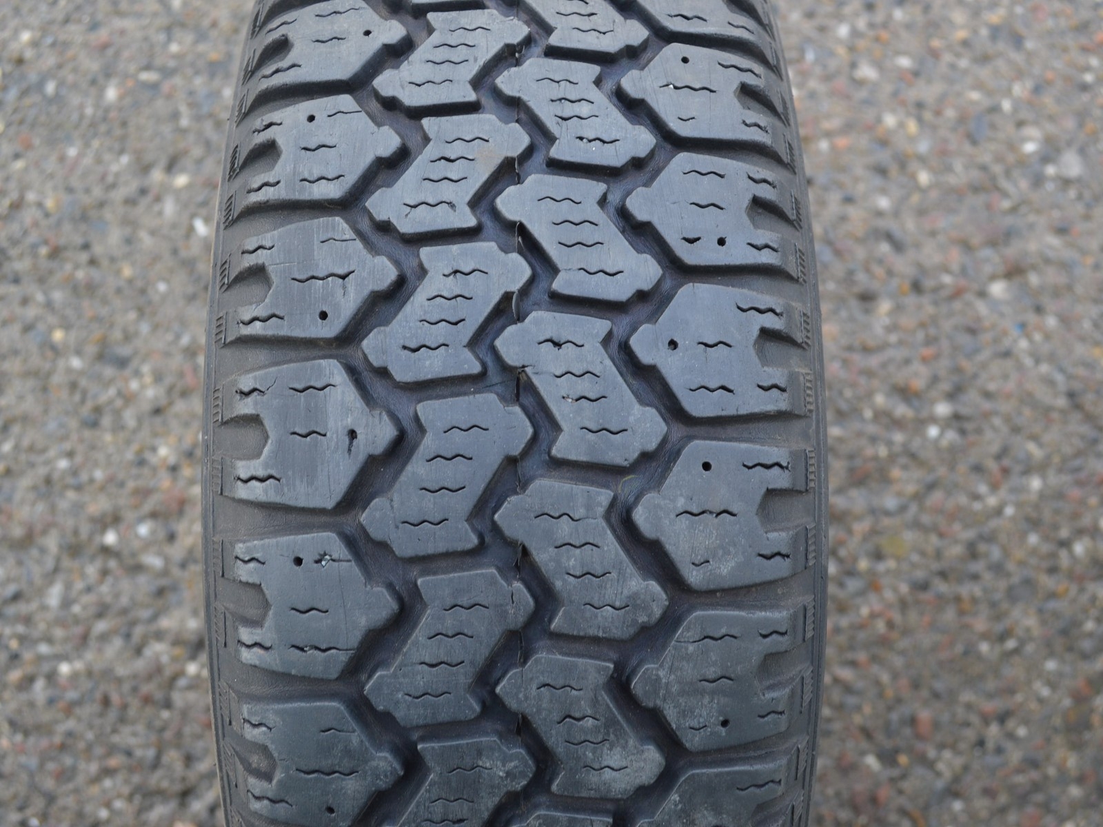 175/65/14 82Q Avon Turbogrip CR25, použitý zimní kus