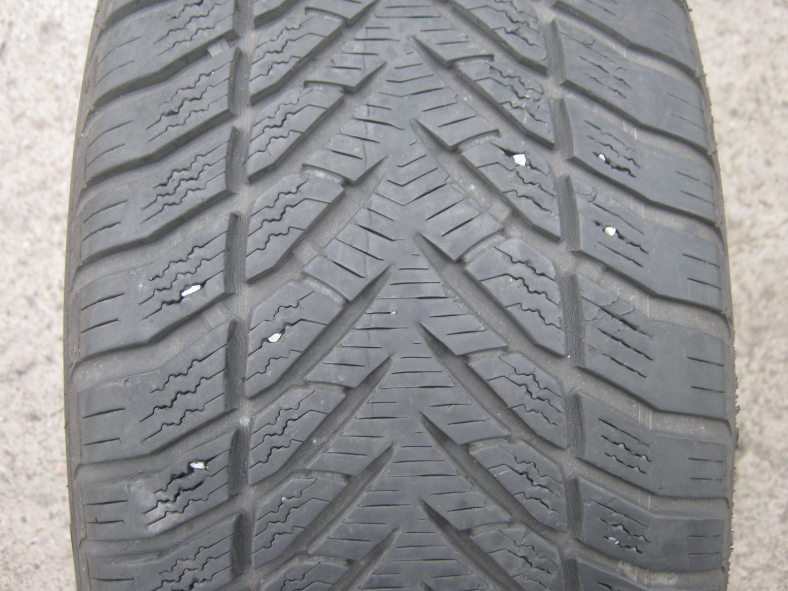 235/60/16 100H Goodyear Eagle UltraGrip, použitá zimní sada
