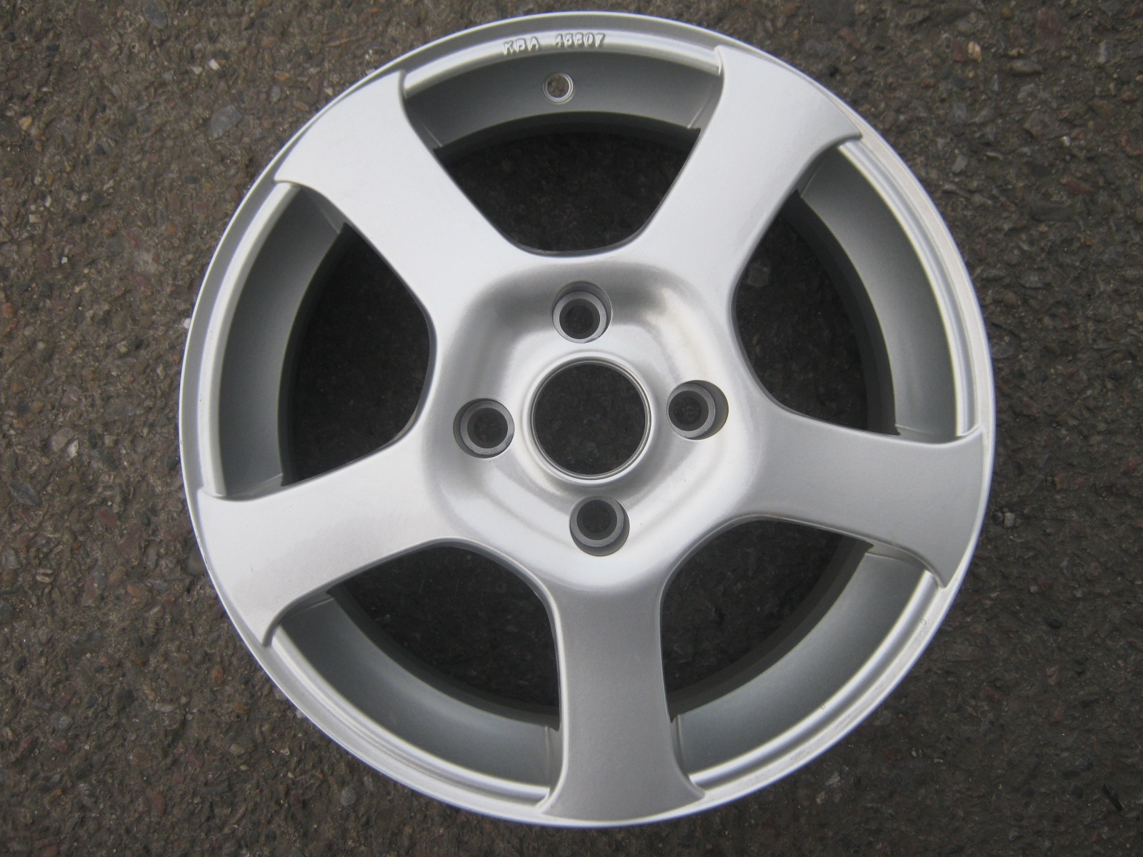 alu kolo Dotz 15