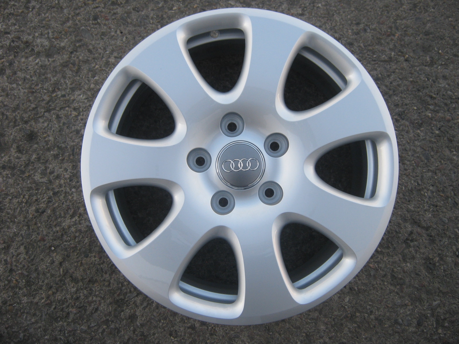 alu kolo Audi 18