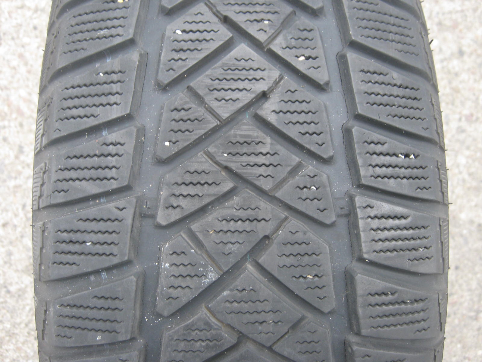 235/60/16  100H  Dunlop  SP Winter Sport M2, použitá zimní sada
