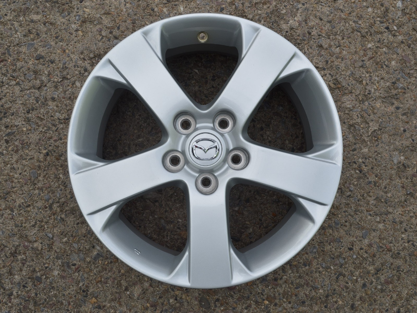 alu kola Mazda 17