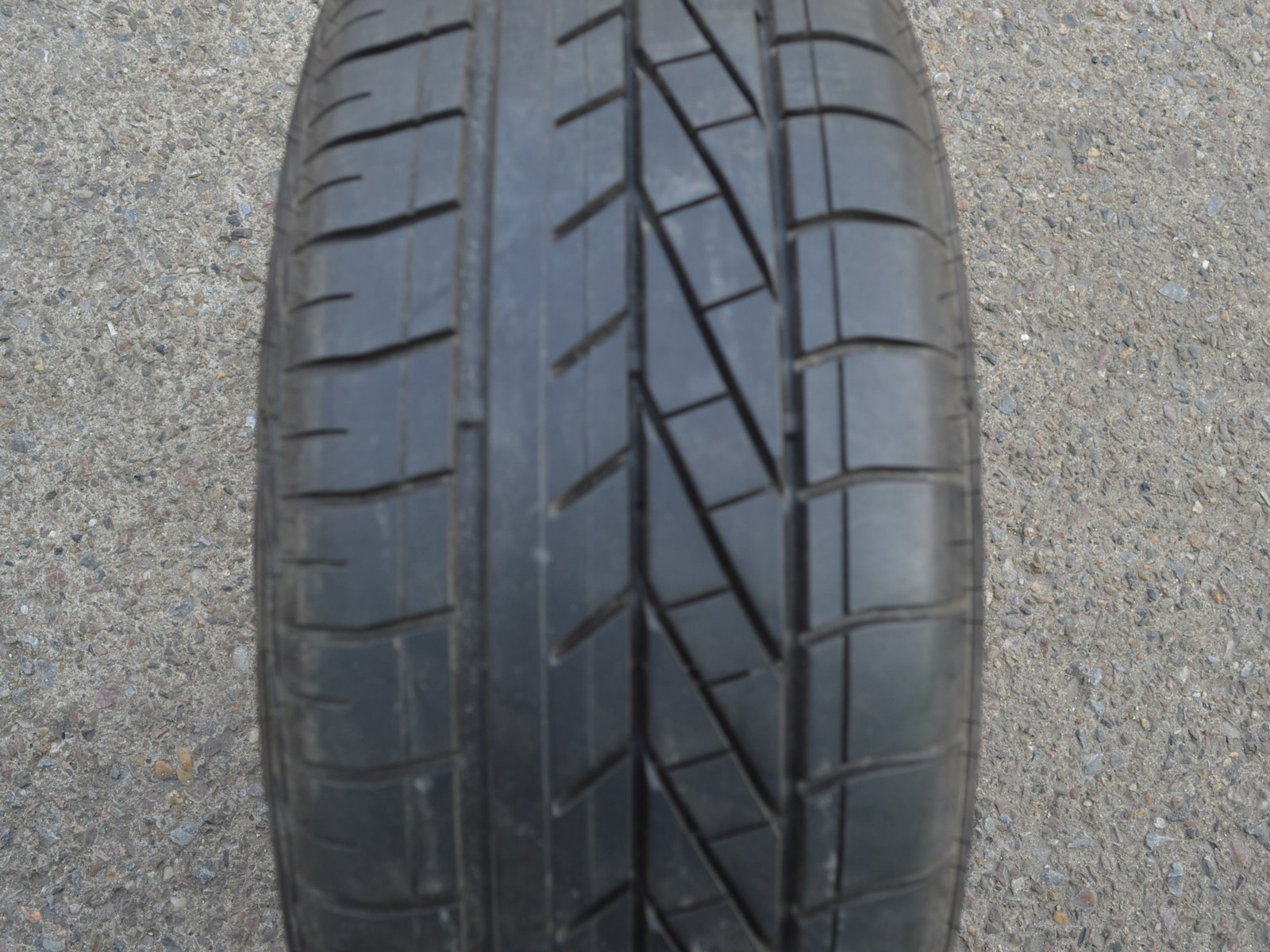 195/55/16  87H  Goodyear Excellence  RFT, použitá letní sada