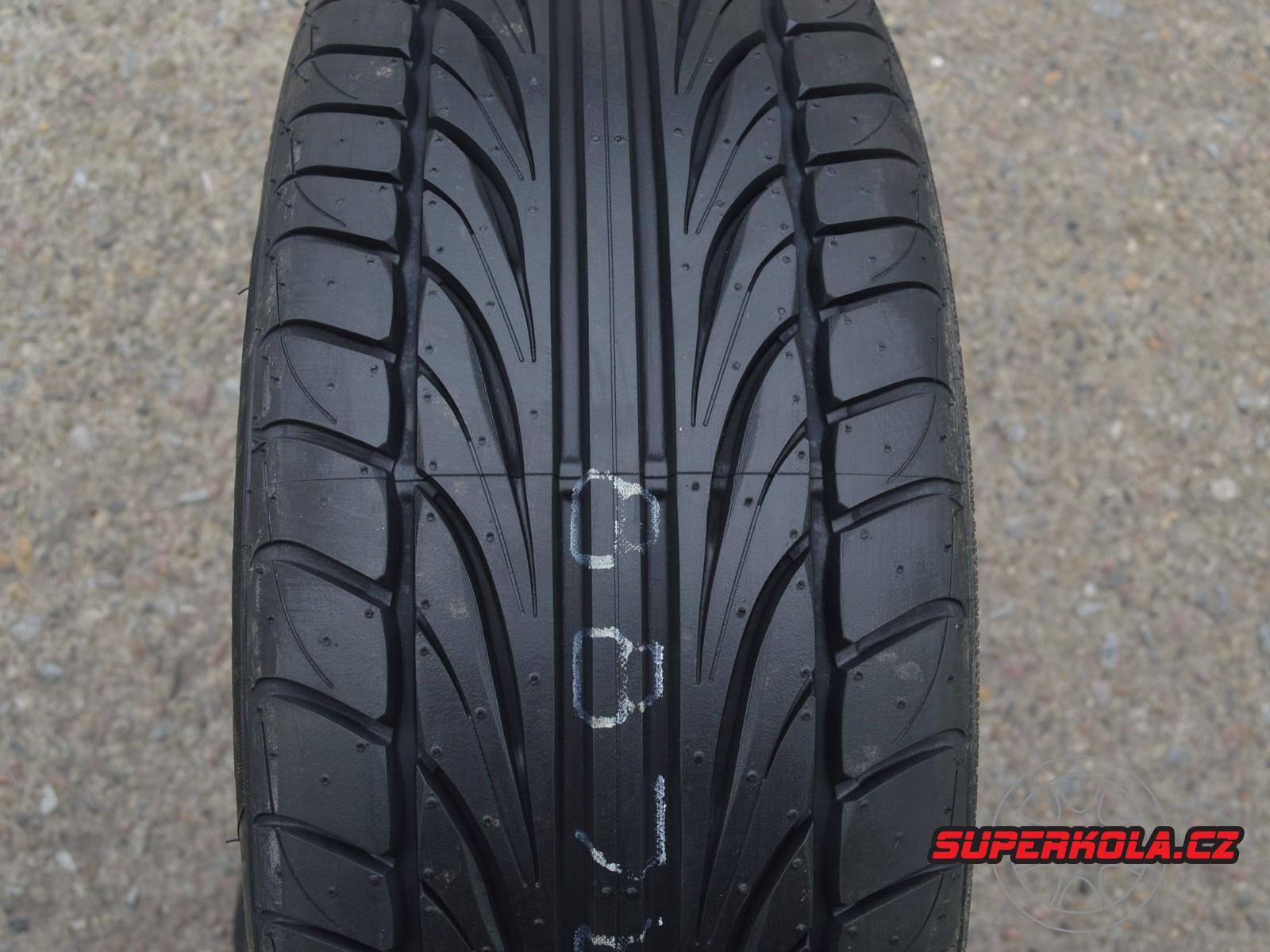 215/40/18 89Y XL Falken FK452, letní
