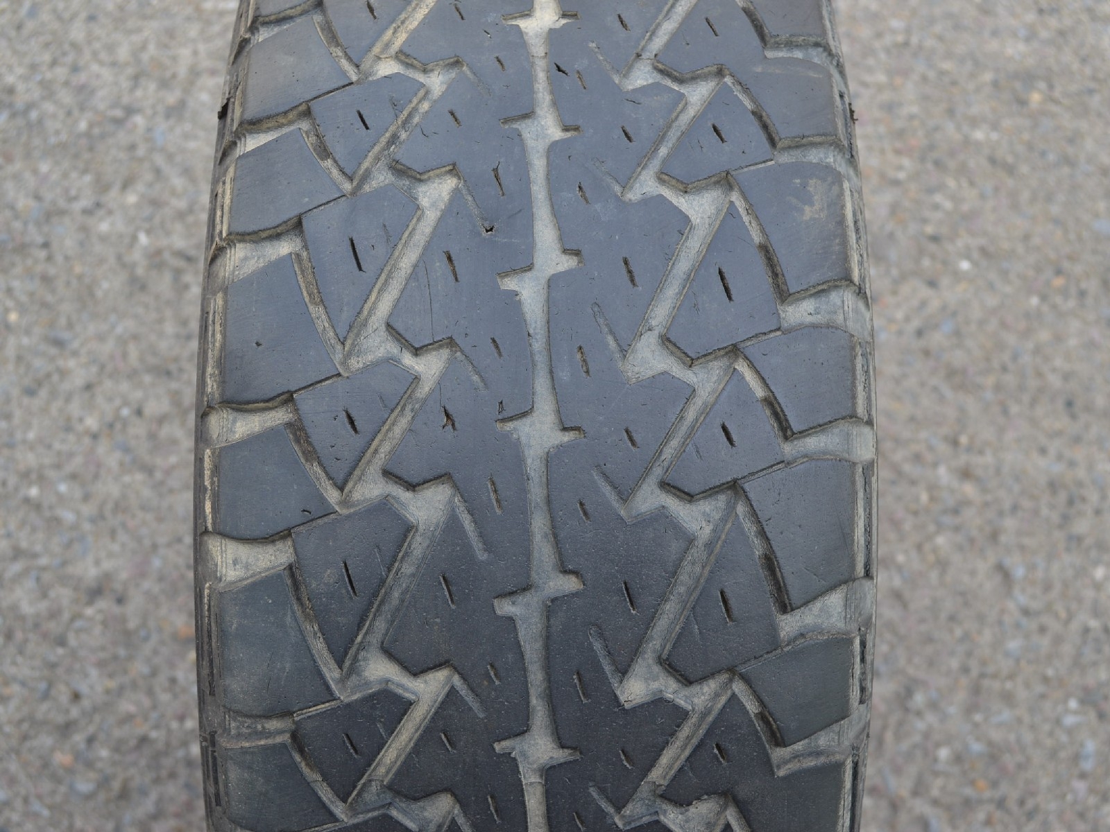 245/70/16  107T  Goodyear Wrangler AT/R, použitá letní sada