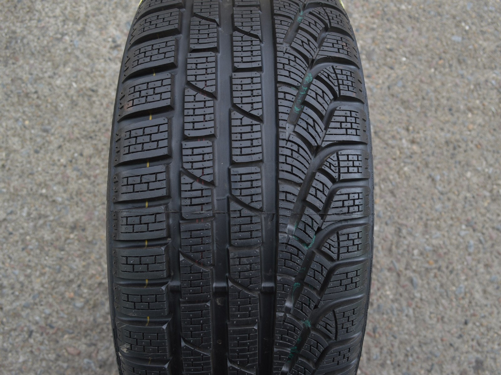 225/45/17  91H  Pirelli SottoZero Winter 210 serie II MO, zimní