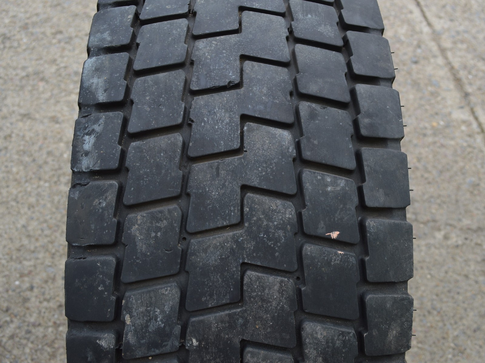315/70/22.5  154/158L  Protektor na kostře Michelin XZE 2+
