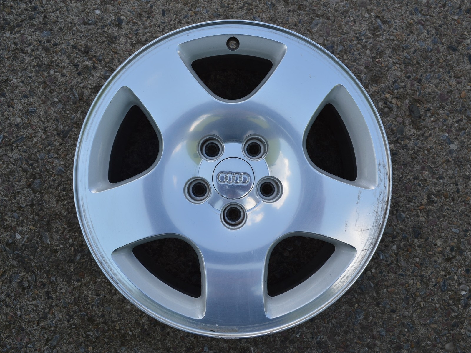 alu kolo Audi 17