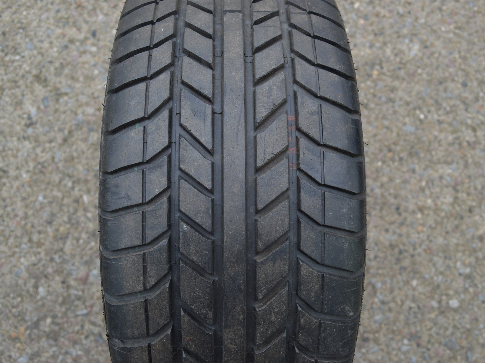 205/50/15  86V  Pirelli P700-Z, použitý letní kus