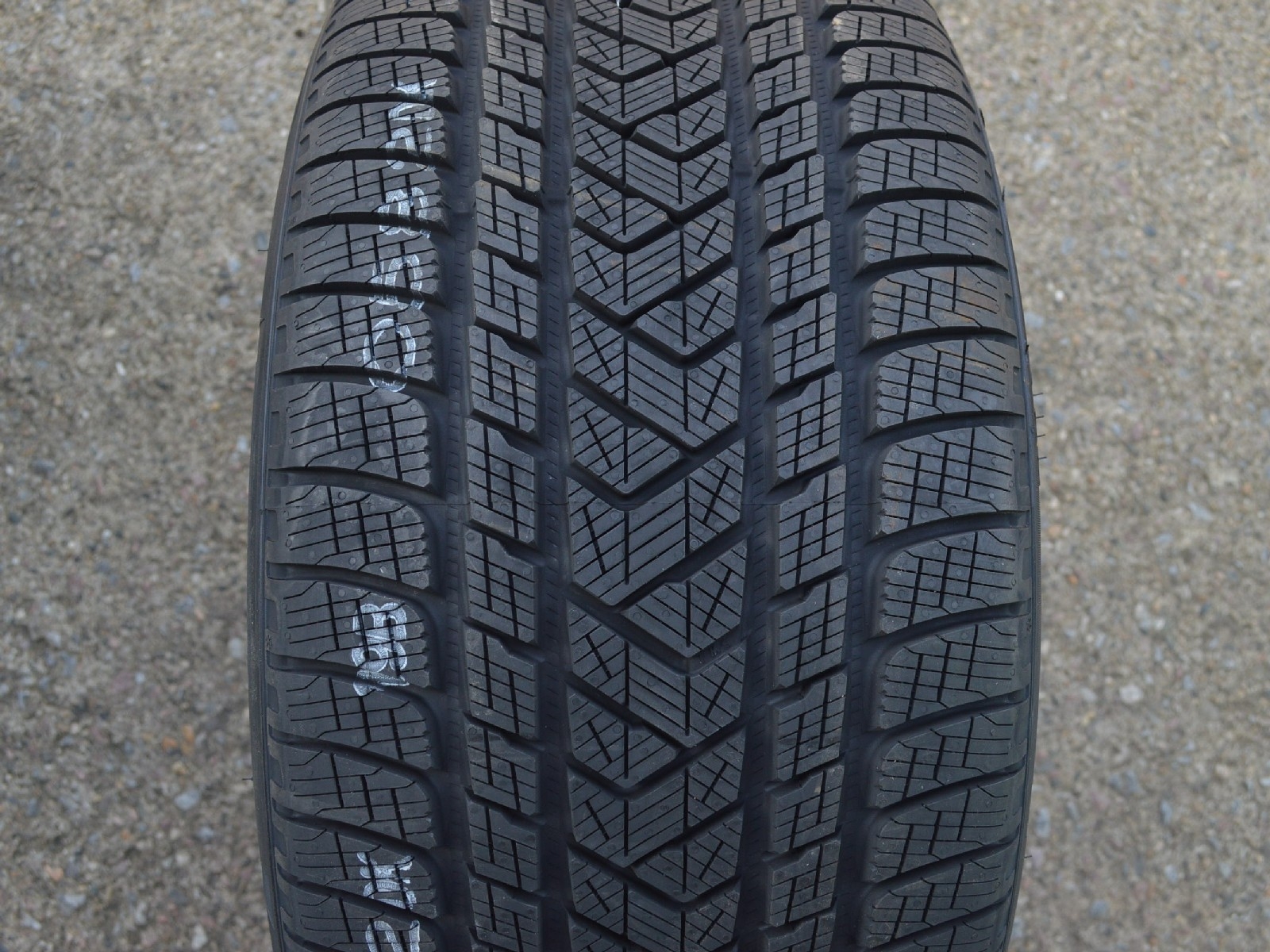 285/45/19 111V XL Pirelli Scorpion Winter * RFT, zimní