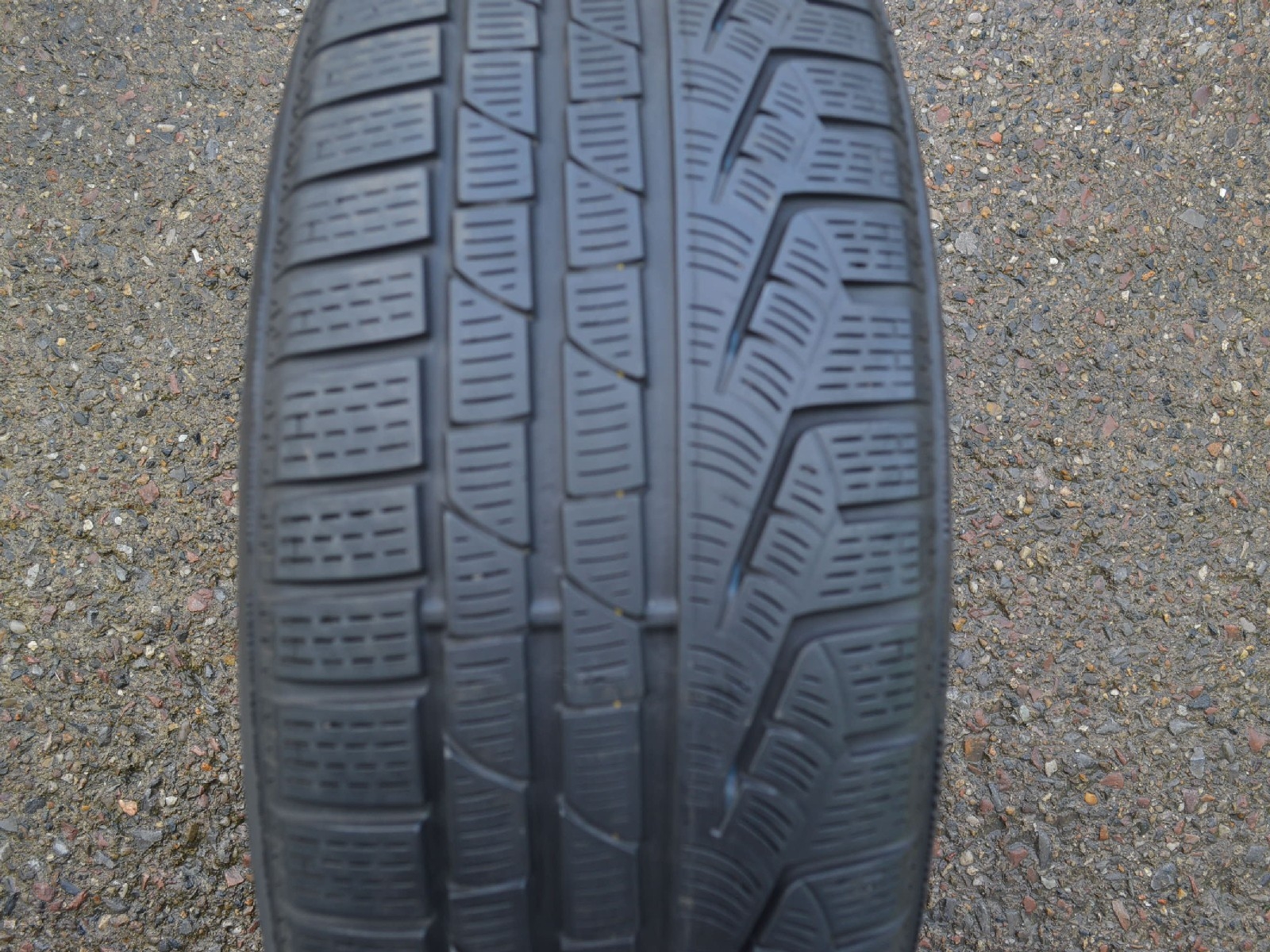 225/55/17  97H  Pirelli SottoZero Winter 210 serie II, použitá zimní sada