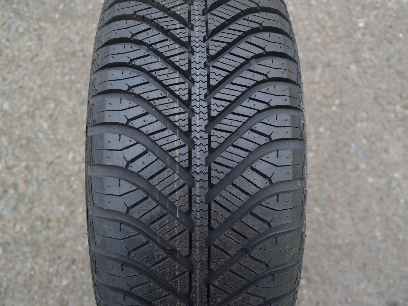 195/55/16 87H Goodyear Vector 4Seasons RFT, celoroční 