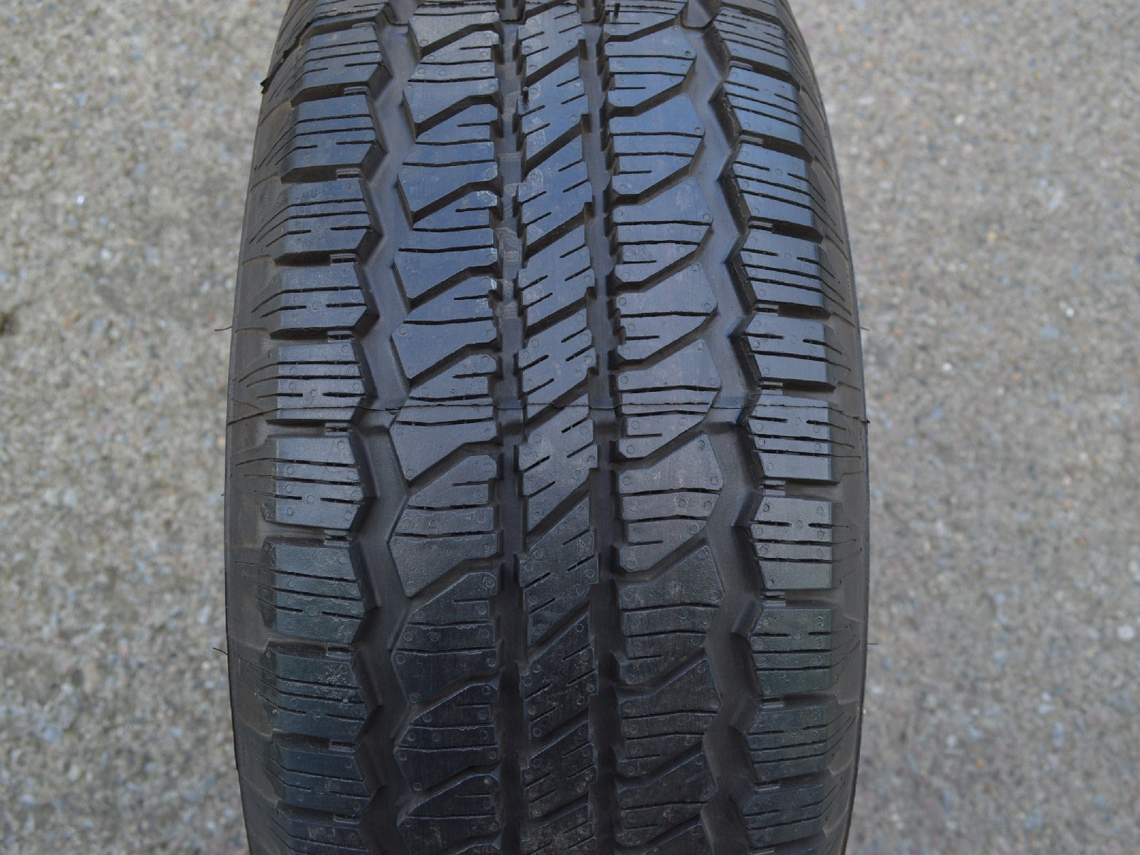 265/70/17  113H  General Ameritrac TR, celoroční