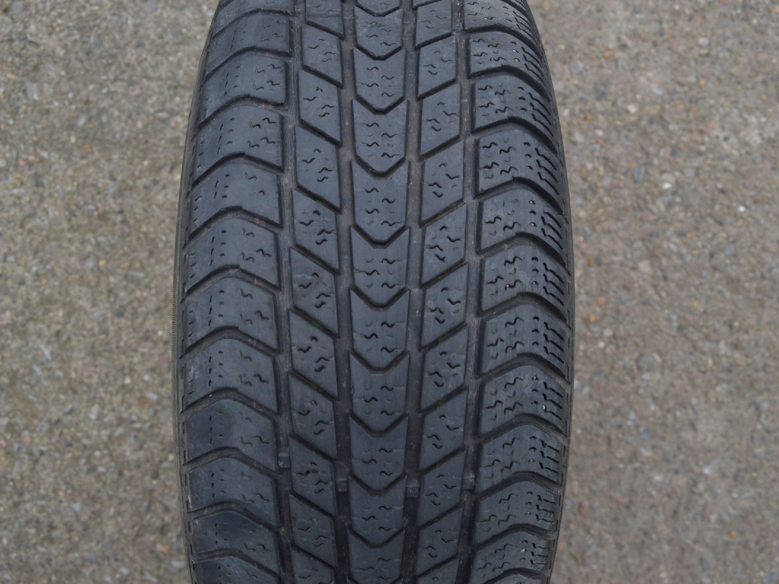 195/65/14  89T  Kumho KW7400, použitá zimní sada