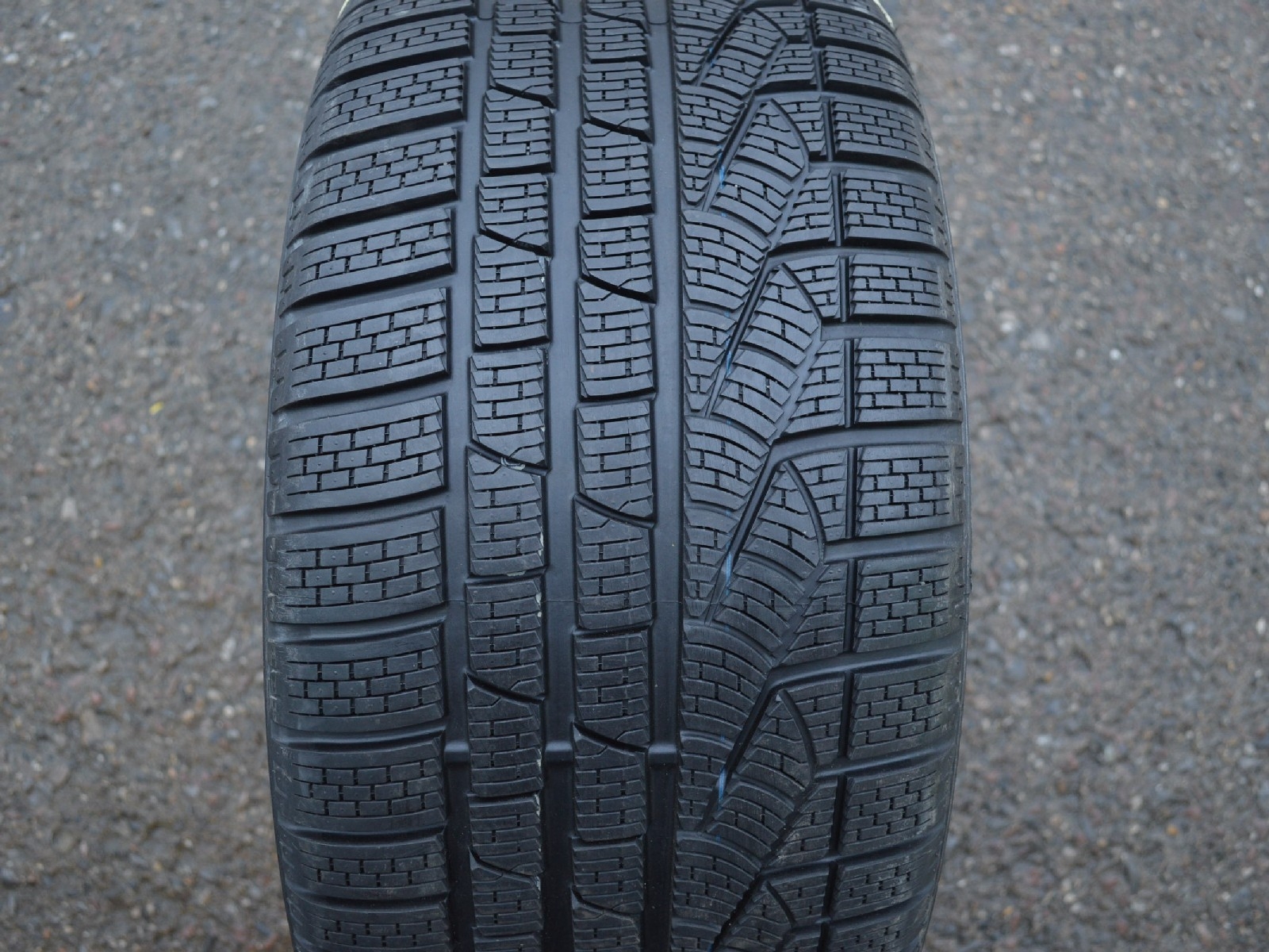265/45/18 101V Pirelli SottoZero Winter 240 serie II, použitý zimní pár