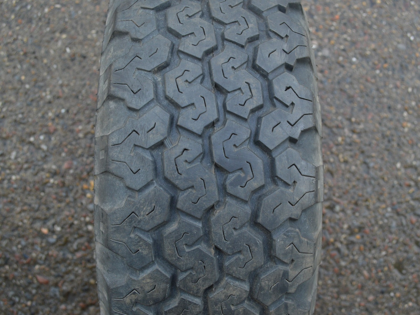 215/80/15  100Q  Bridgestone Dueler Desert, celoroční použitý kus