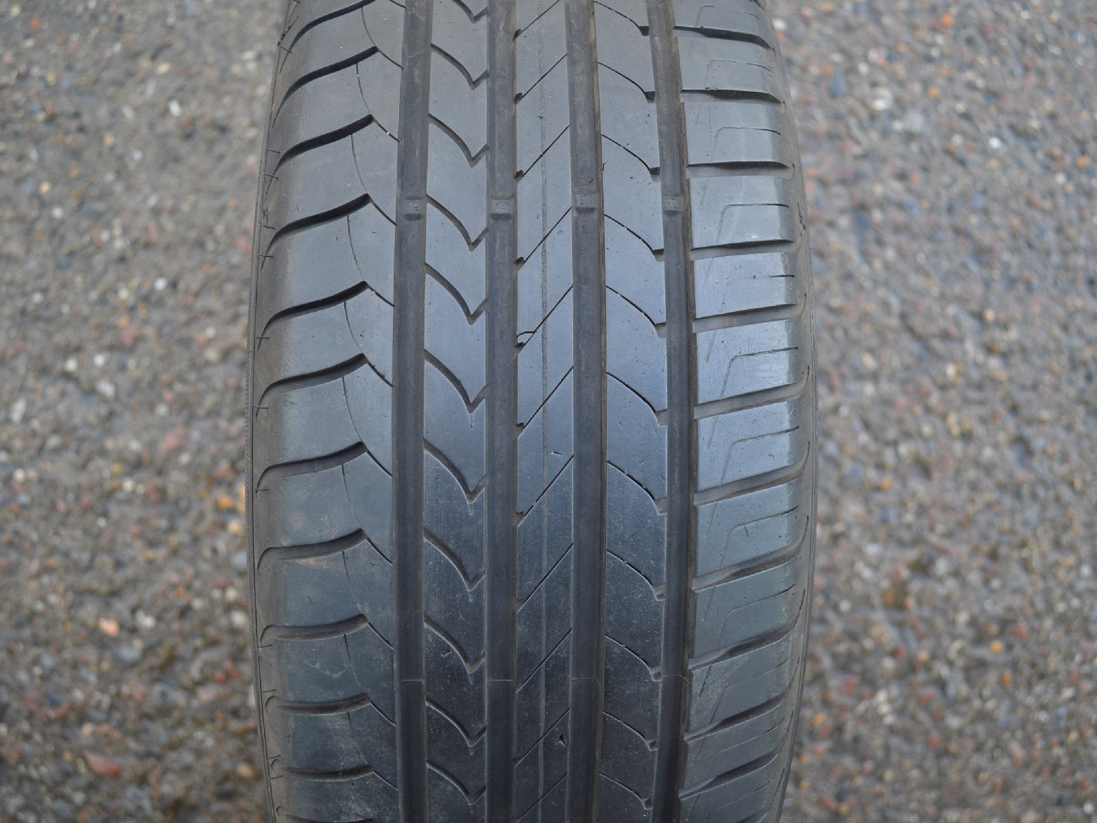 195/60/15  88H  Goodyear EfficientGrip, použitý letní kus