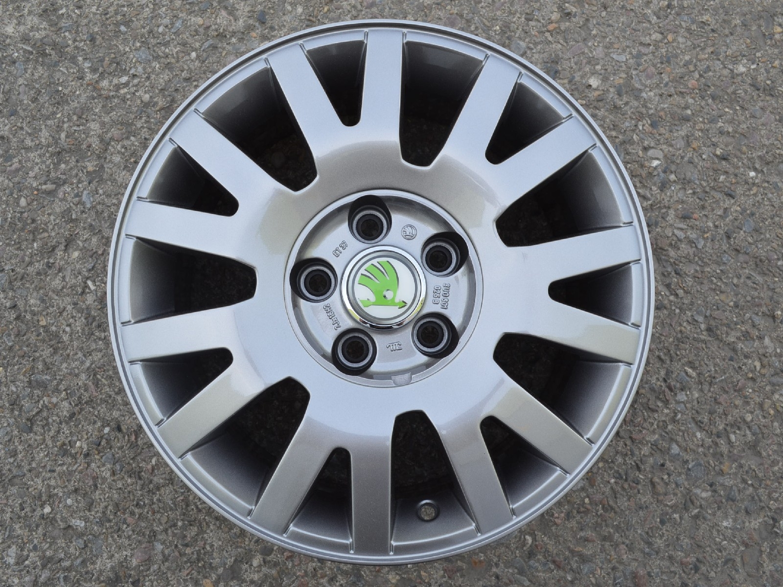 alu kola Škoda 16