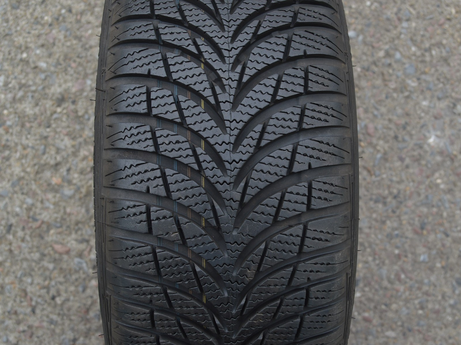195/55/16 87H Goodyear UltraGrip 7+ RFT, použitá zimní sada